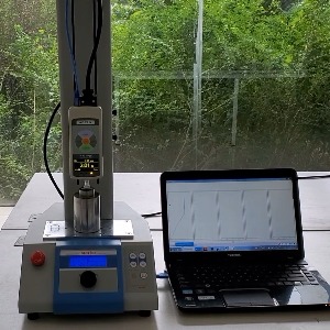 一諾MTA推拉力計(jì)配合電動(dòng)機(jī)臺(tái)用于測(cè)試上海西渥公司簧片